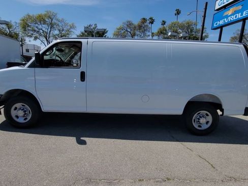 New 2026 Chevrolet Express 2500 Extended w/ Driver Convenience Package RWD image 5