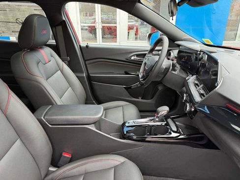 New 2026 Chevrolet Trax RS w/ Sunroof Package FWD image 40