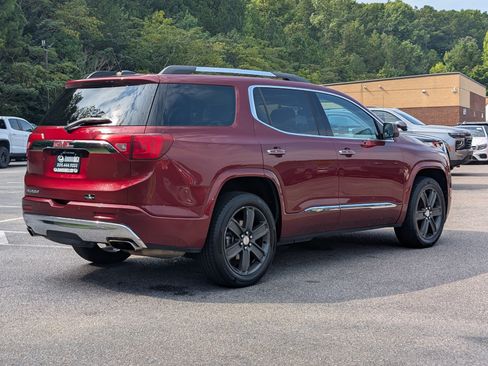 Used 2017 GMC Acadia Denali w/ Technology Package FWD image 9