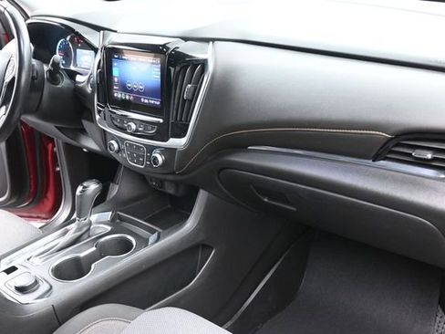Used 2020 Chevrolet Traverse LT FWD image 30
