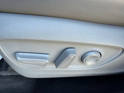 Used 2021 Toyota Highlander Platinum FWD image 34