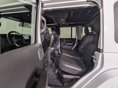 Used 2024 Jeep Wrangler Unlimited Sahara w/ Technology Group AWD/4WD image 26