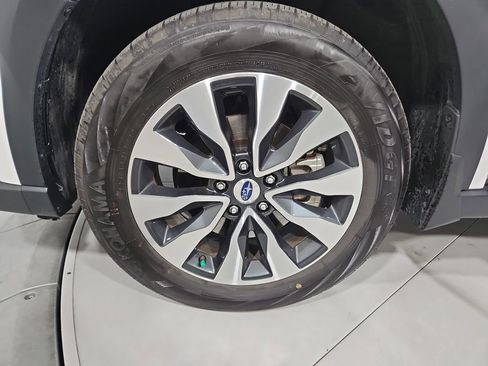 Certified 2025 Subaru Outback Limited image 29