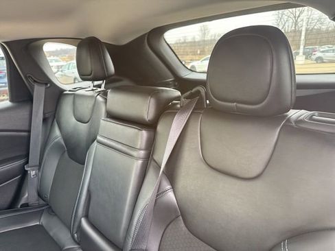 Used 2019 Jeep Cherokee Latitude Plus w/ Cold Weather Group image 39