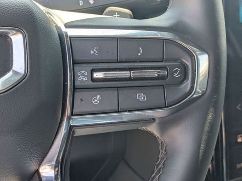Used 2025 GMC Yukon Denali AWD/4WD image 19