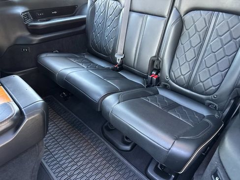 Used 2024 Jeep Grand Wagoneer L Series III AWD/4WD image 16