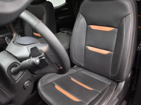 Used 2024 GMC Sierra 1500 AT4 w/ Technology Package image 20