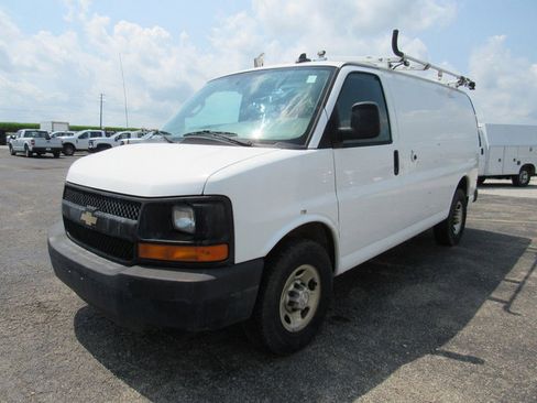 Used 2016 Chevrolet Express 2500 RWD image 7