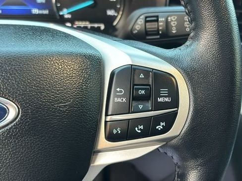 Used 2023 Ford Explorer XLT w/ Equipment Group 202A AWD/4WD image 16
