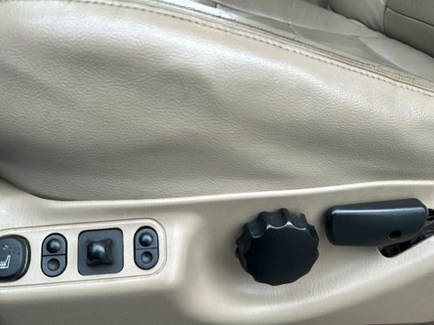 Used 2004 Ford Excursion Limited image 34