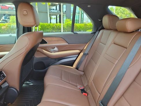 Used 2024 Mercedes-Benz GLE 350 4MATIC image 12