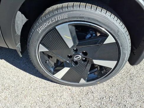 New 2026 Nissan Kicks SR image 4