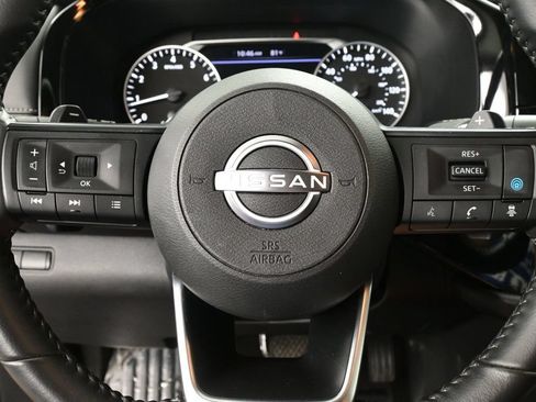 Used 2025 Nissan Pathfinder SV FWD image 30