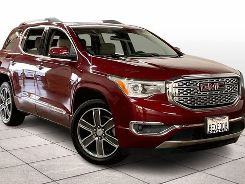 Used 2018 GMC Acadia Denali w/ Technology Package image 2