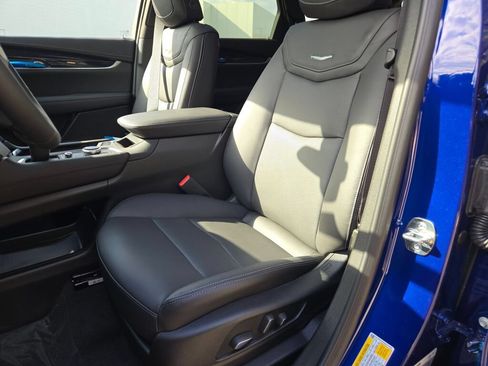 New 2025 Cadillac XT5 Premium Luxury FWD image 23