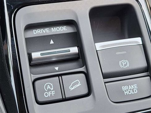 Used 2023 Honda Pilot Touring image 28