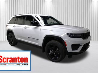 New 2025 Jeep Grand Cherokee Laredo video 1