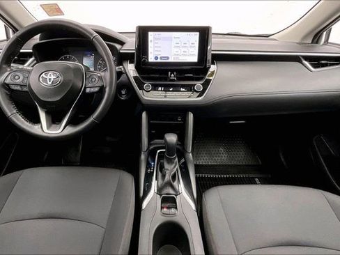 Used 2024 Toyota Corolla Cross LE w/ Moonroof Package image 15
