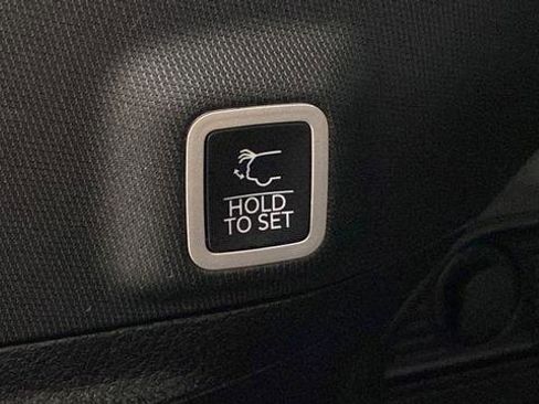 Used 2025 Jeep Grand Cherokee Laredo w/ Luxury Tech Group I AWD/4WD image 34