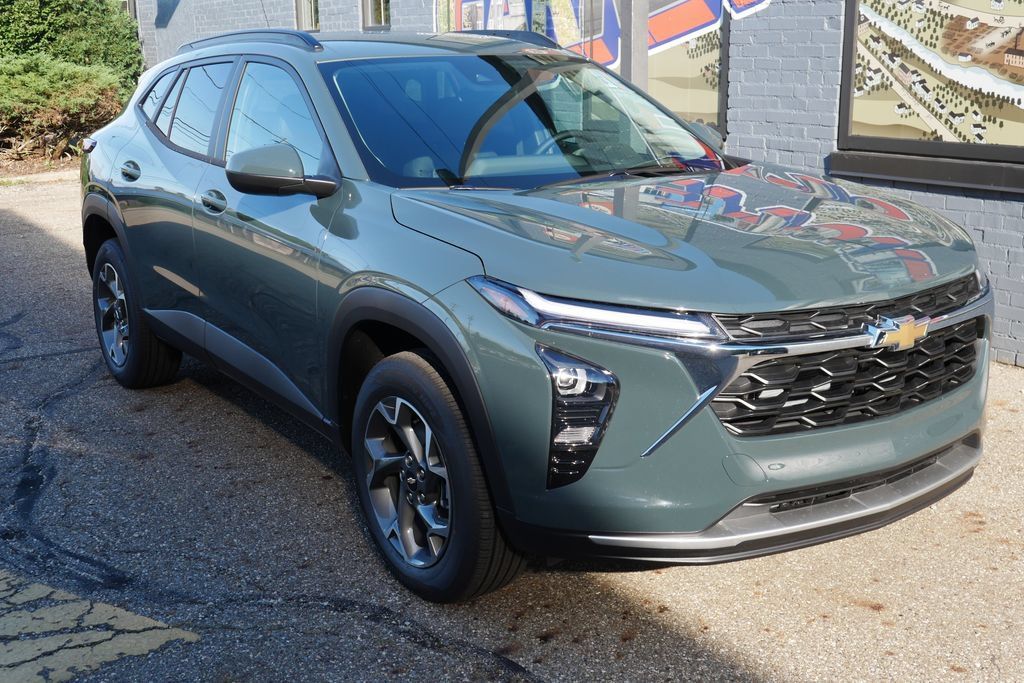 New 2026 Chevrolet Trax LT w/ LT Convenience Package FWD image 25