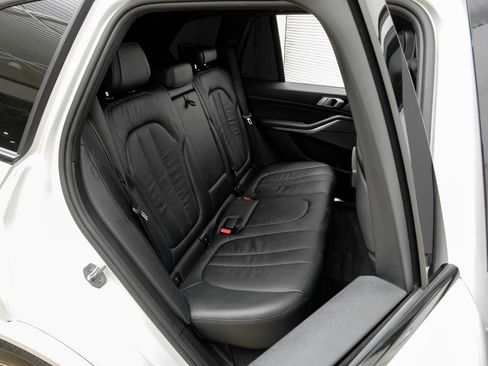 Used 2019 BMW X5 xDrive40i w/ M Sport Package image 33