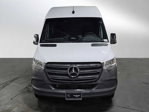 Used 2025 Mercedes-Benz Sprinter 2500 image 8