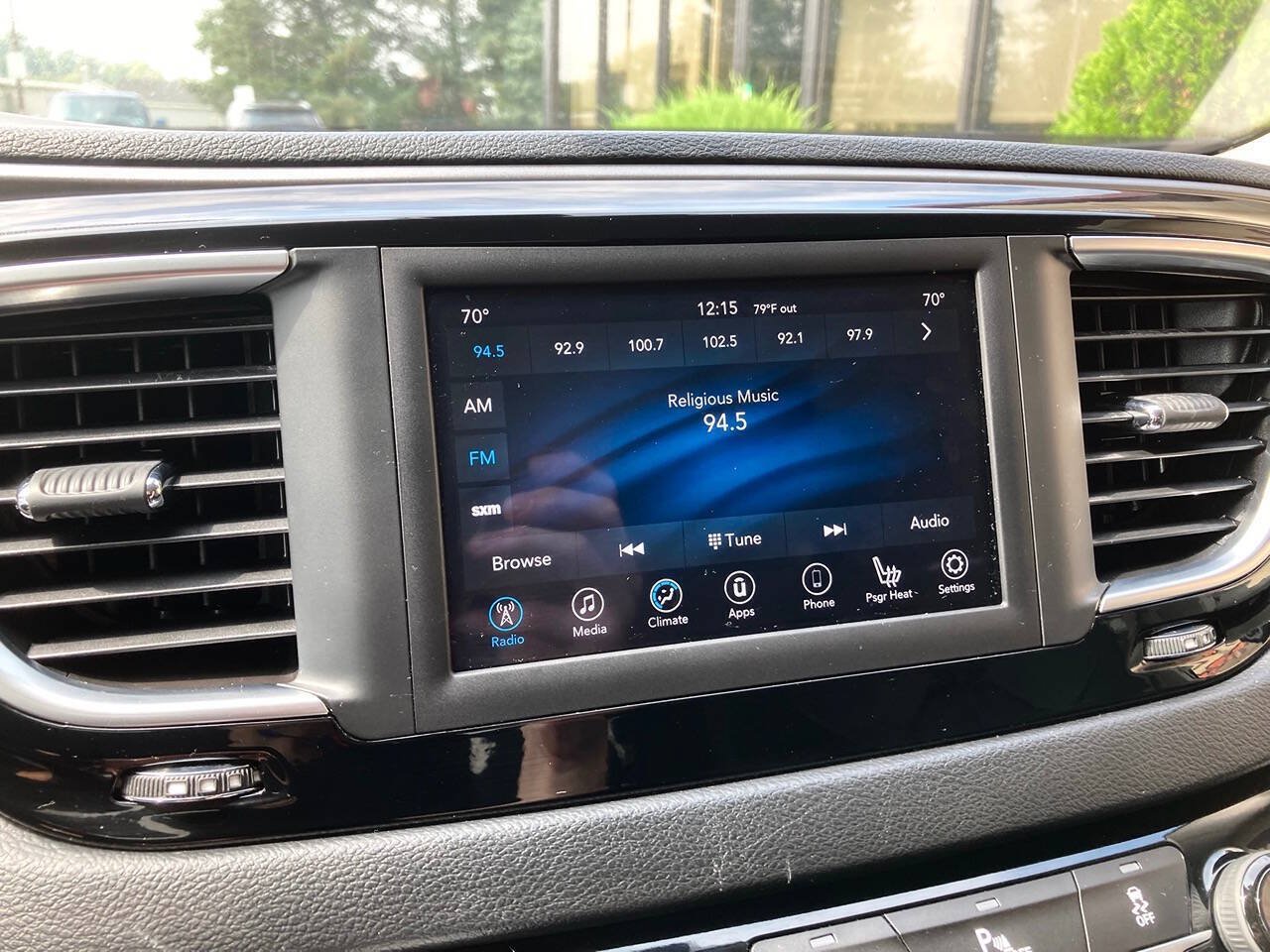 Used 2020 Chrysler Pacifica Touring-L FWD image 23