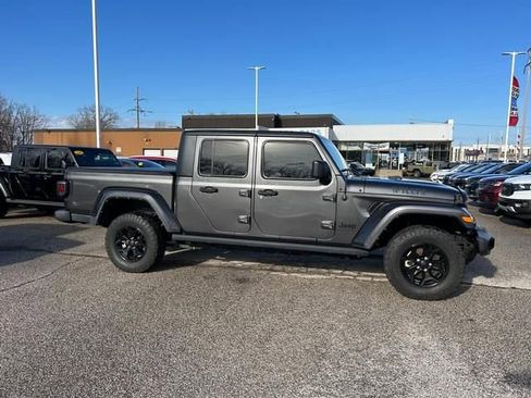 Used 2021 Jeep Gladiator Willys image 2