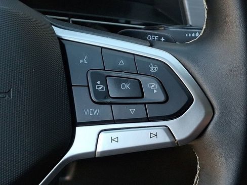 Certified 2025 Volkswagen Atlas Cross Sport SE w/ Panoramic Sunroof Package AWD/4WD image 21