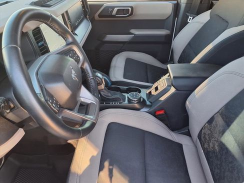 Used 2023 Ford Bronco Wildtrak image 16