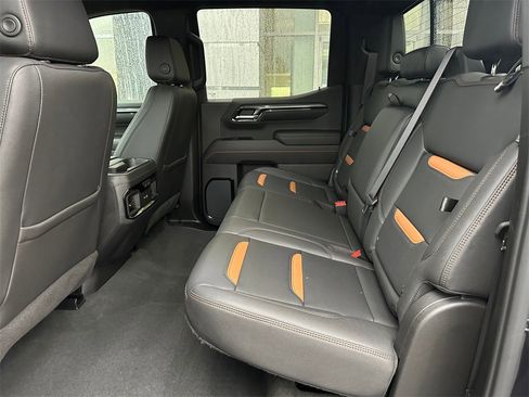 Used 2022 GMC Sierra 1500 AT4 w/ AT4 Premium Package image 16