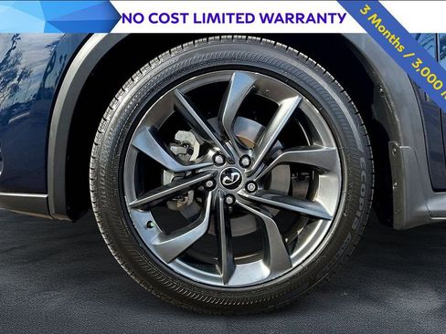 Used 2019 INFINITI QX50 Essential w/ Sensory Package image 9