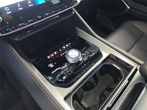 New 2026 Jeep Grand Wagoneer image 27