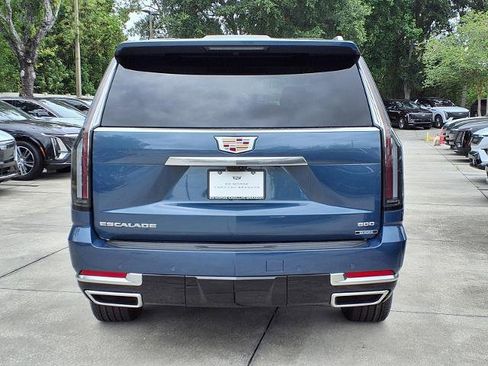 New 2026 Cadillac Escalade ESV Luxury w/ LPO, Floor Liner Package AWD/4WD image 4