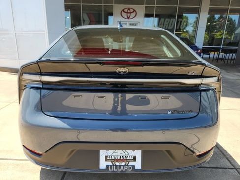 Certified 2024 Toyota Prius Prime FWD image 10