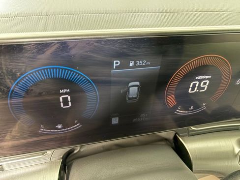 Used 2025 Hyundai Kona SEL FWD image 22