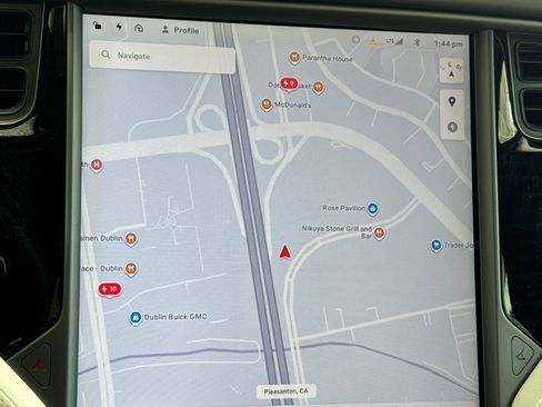 Used 2018 Tesla Model X 75D AWD/4WD image 24