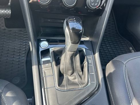Certified 2023 Volkswagen Taos SE w/ Panoramic Sunroof Package FWD image 53