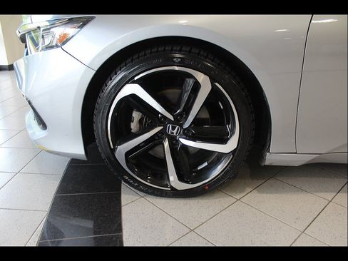 Used 2022 Honda Accord Sport image 9