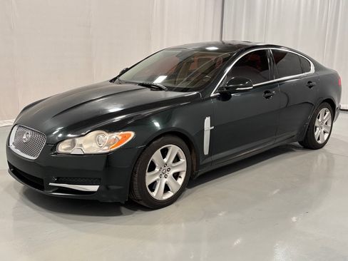 Used 2011 Jaguar XF image 1