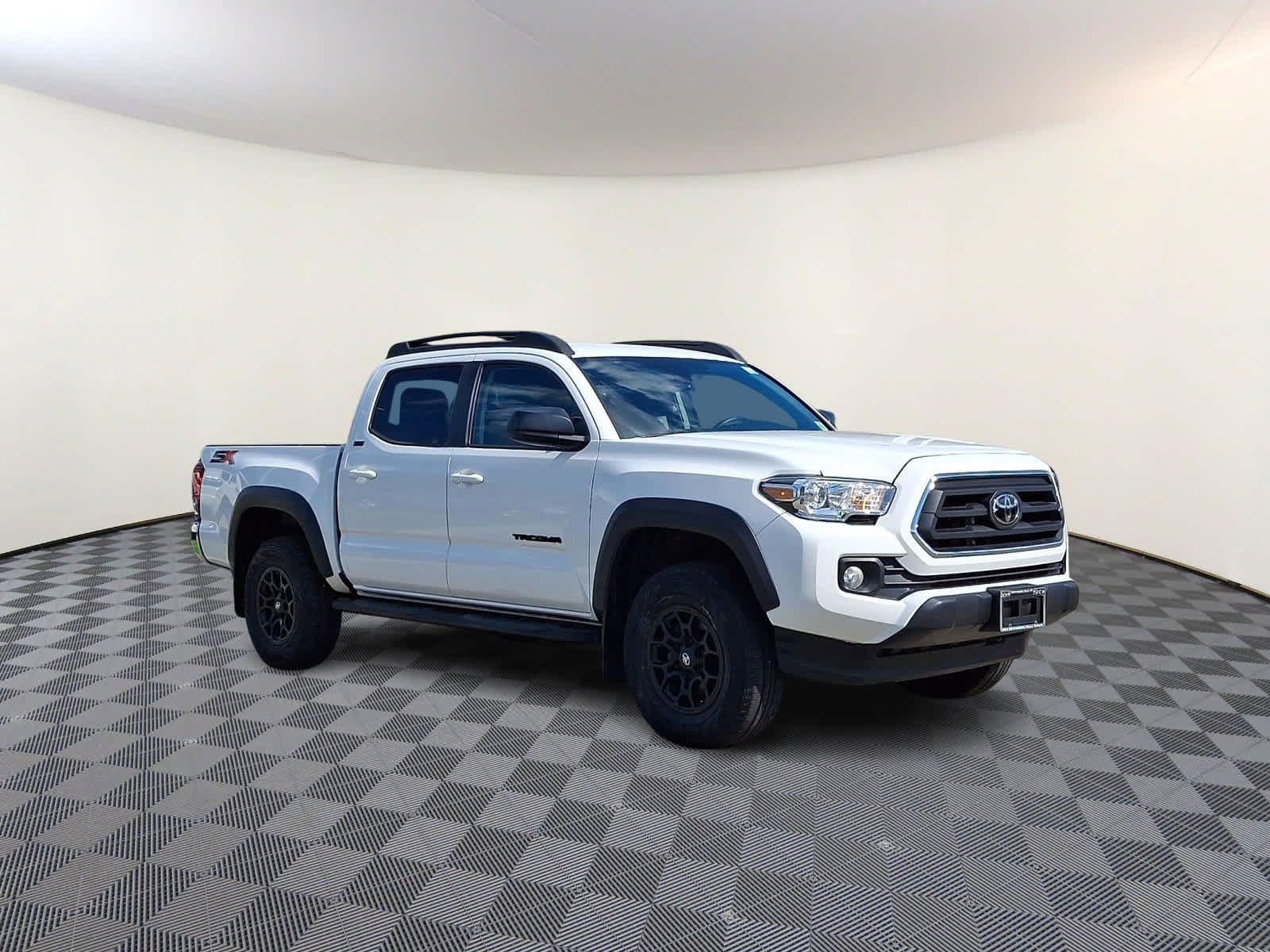 Certified 2023 Toyota Tacoma SR5 w/ SX Package AWD/4WD image 4