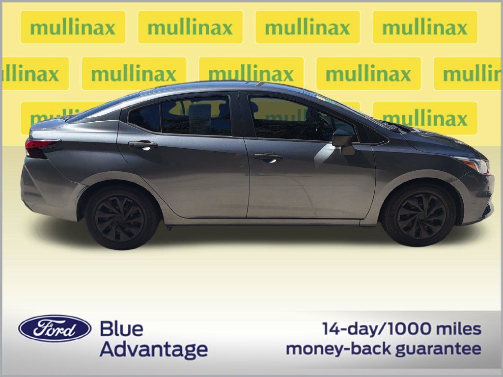 Used 2020 Nissan Versa S FWD image 2