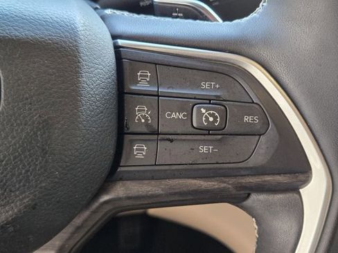 Used 2024 Jeep Grand Cherokee Limited AWD/4WD image 28