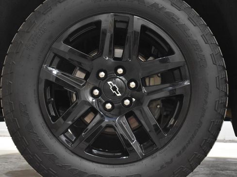 Used 2023 Chevrolet Silverado 1500 Custom image 30