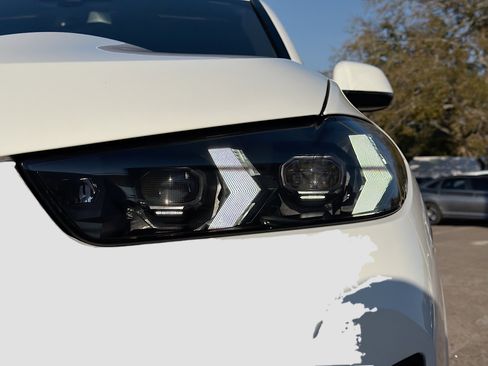 New 2026 BMW X5 xDrive50e image 9