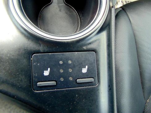 Used 2020 Toyota Camry XSE image 29