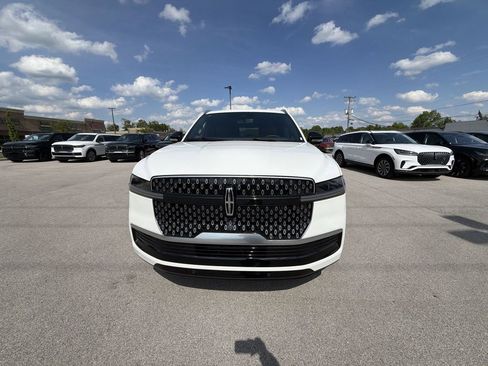 New 2026 Lincoln Navigator L Reserve AWD/4WD image 28