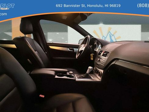 Used 2011 Mercedes-Benz C 300 Sedan w/ Dynamic Handling Pkg image 11