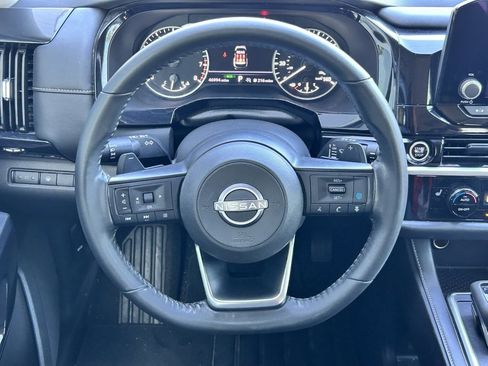 Certified 2024 Nissan Pathfinder SV w/ Black Appearance Package image 12