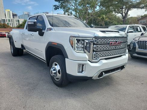 Used 2023 GMC Sierra 3500 Denali w/ Denali Ultimate Package image 5